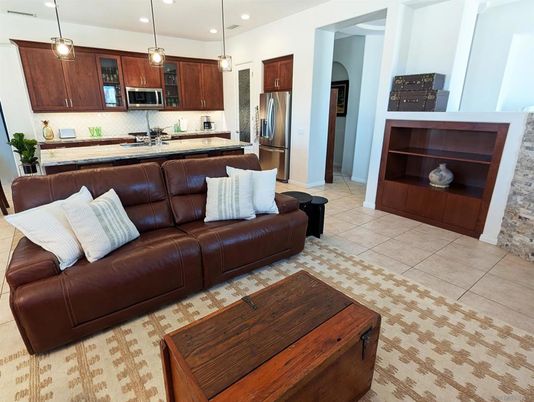 Interior, Kitchen, Living room, Pendant Lights, Recessed Lighting, Stainless Steel Appliances