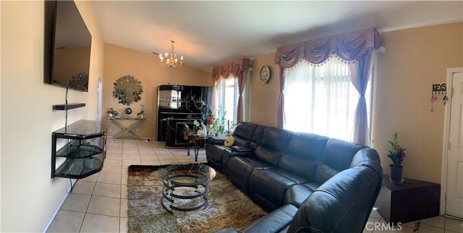 Chandelier, Interior, Living room