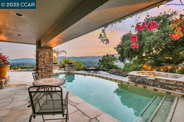 Exterior, Pool, Water
