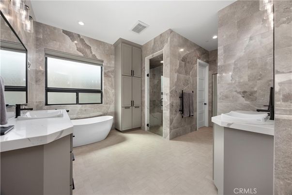 Bathroom, Dual Sink Vanities, Free Standing Baths, Glass Shower, Interior, Recessed Lighting
