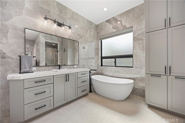 Bathroom, Dual Sink Vanities, Free Standing Baths, Interior, Recessed Lighting