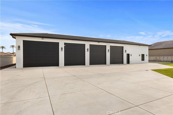 Detached Garage, Exterior
