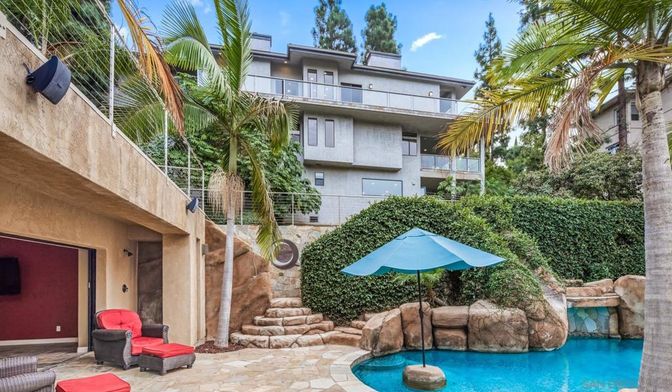 Exterior, Pool