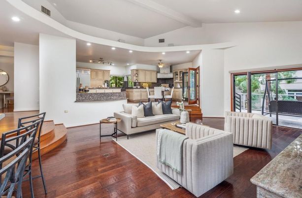Dining room, Interior, Kitchen, Living room, Pendant Lights, Recessed Lighting, Stainless Steel Appliances, Wood Texture Flooring