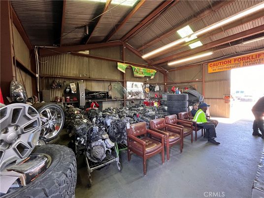 Garage, Interior