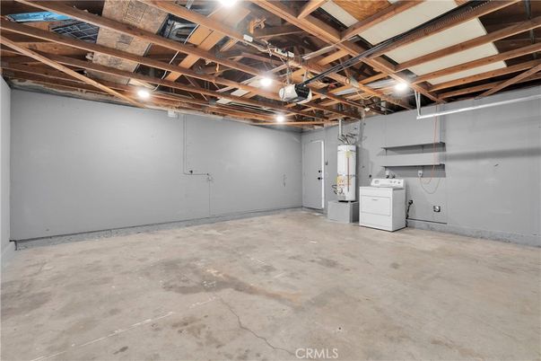 Interior, Washer, Wooden Beams