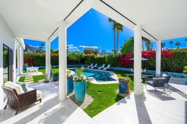 Exterior, Pool