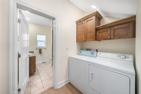 Interior, Recessed Lighting, Utility Closets, Washer, Wood Texture Flooring