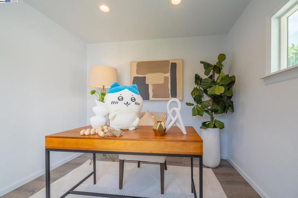 Home Office, Interior, Recessed Lighting, Wood Texture Flooring