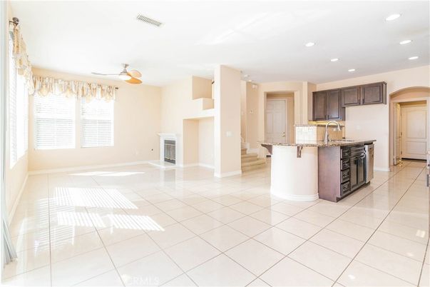 Fireplace, Interior, Kitchen, Recessed Lighting
