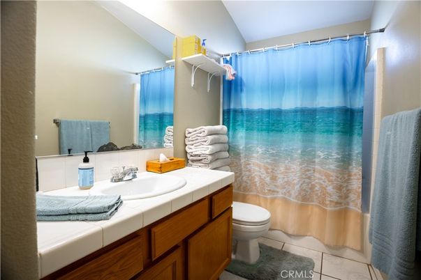 Bathroom, Interior, Tile Countertops
