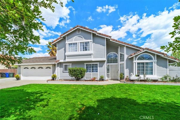 Attached, Backyard, Exterior, Facade, Split Level