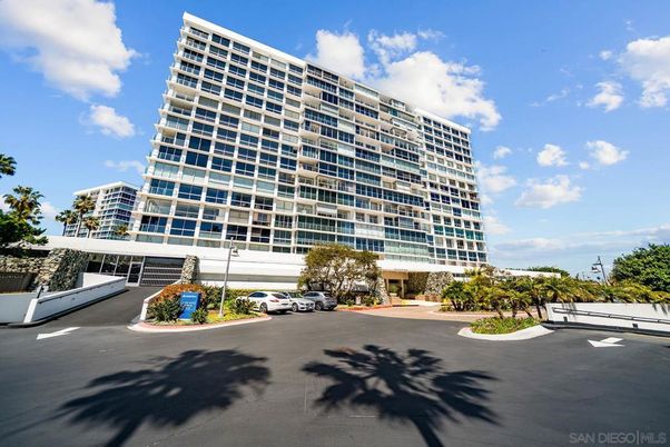 Exterior, Facade, Condo Building