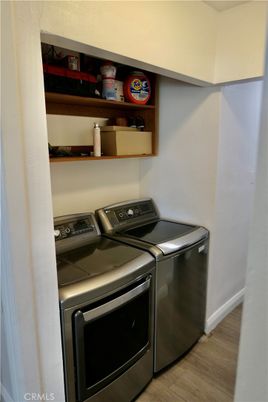 Interior, Utility Closets, Washer, Wood Texture Flooring