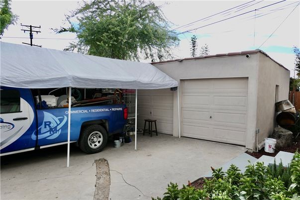 Detached Garage, Exterior