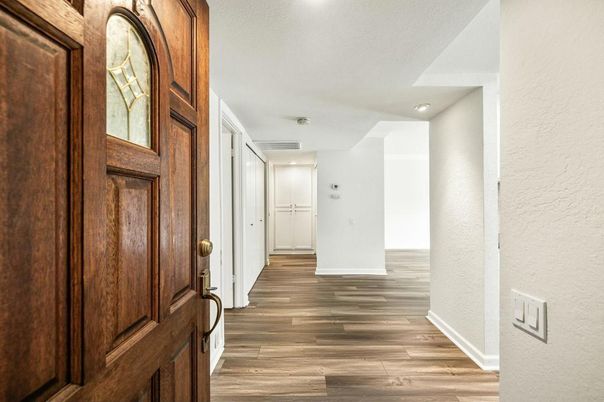 Interior, Recessed Lighting, Wood Texture Flooring