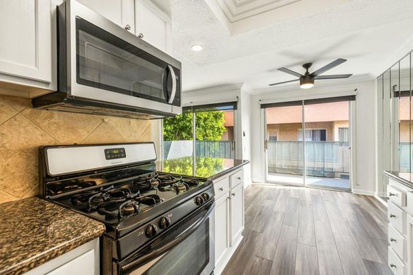Interior, Kitchen, Recessed Lighting, Wood Texture Flooring
