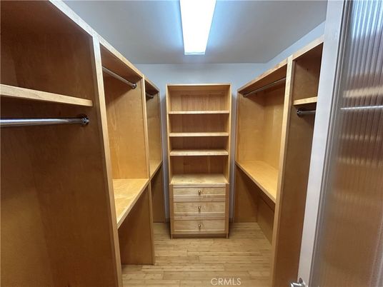 Interior, Walk-in Closets, Wood Texture Flooring