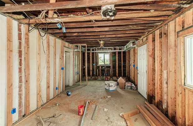 Empty room, Interior, Wooden Beams, Wooden Walls