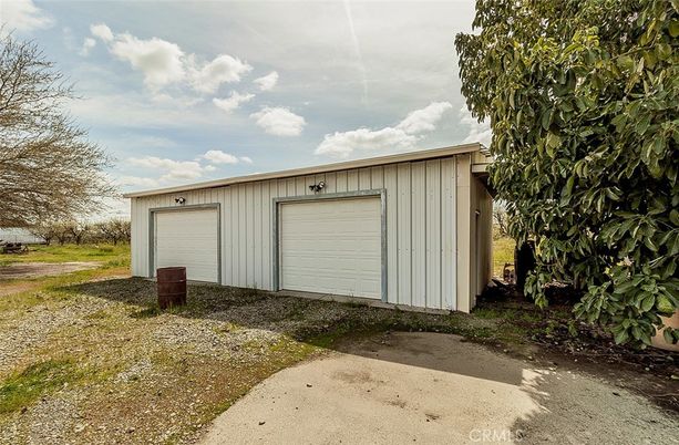 Detached Garage, Exterior