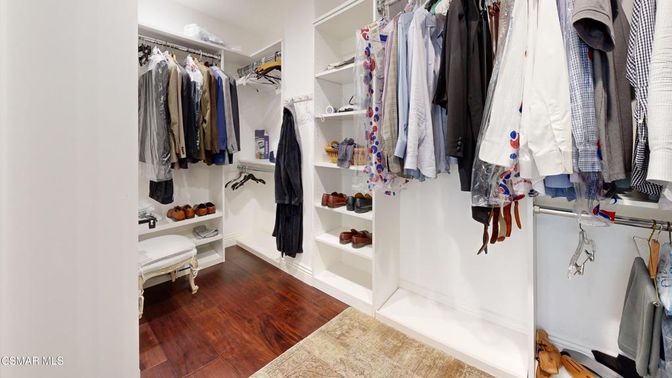 Interior, Walk-in Closets, Wood Texture Flooring