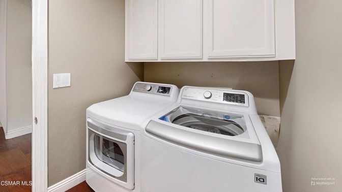 Interior, Utility Closets, Washer, Wood Texture Flooring