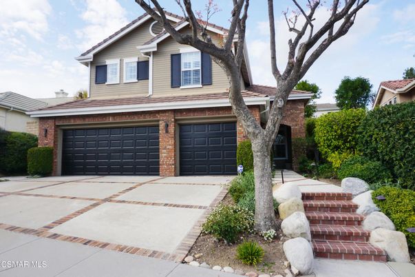 Attached, Exterior, Facade, Brick Facade, American Craftsman