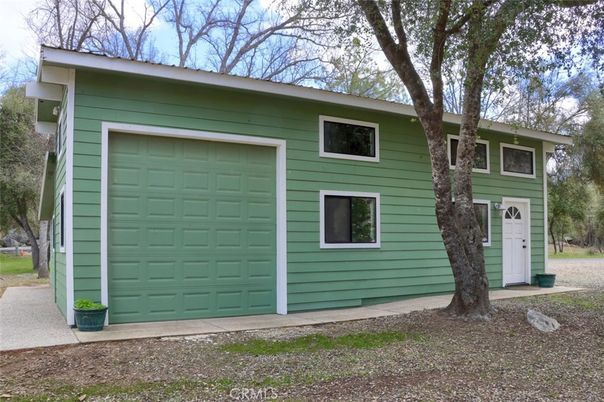 Detached Garage, Exterior