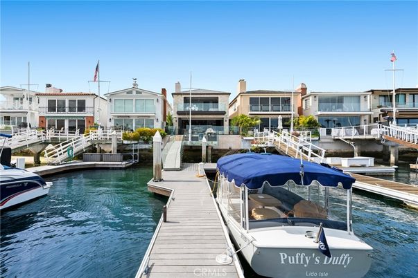 Exterior, Lake