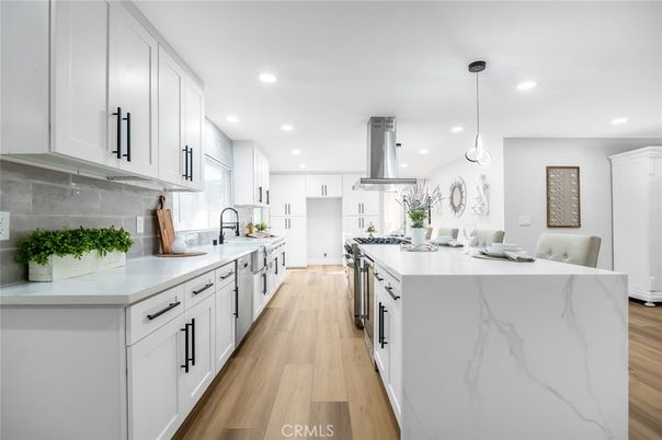 Interior, Kitchen, Pendant Lights, Recessed Lighting, Wood Texture Flooring
