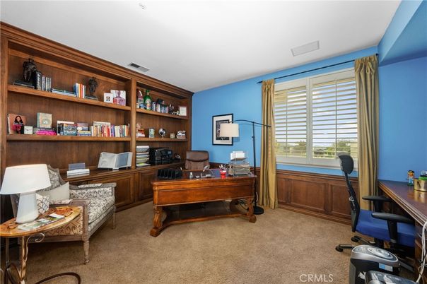 Home Office, Interior