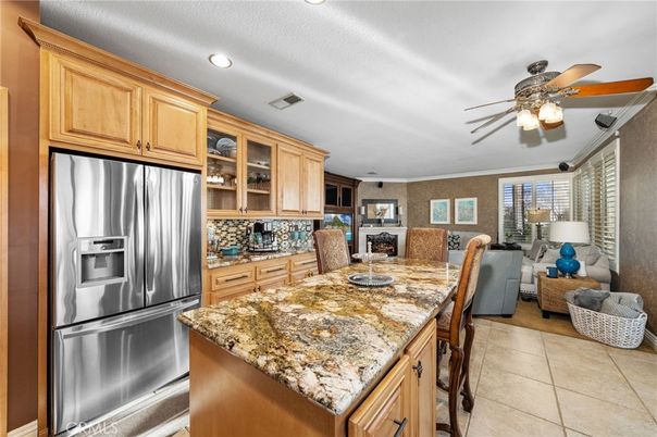 Dining room, Interior, Kitchen, Recessed Lighting, Stainless Steel Appliances