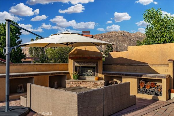 Exterior, Fireplace