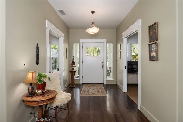 Interior, Pendant Lights, Wood Texture Flooring
