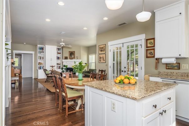 Dining room, Interior, Kitchen, Pendant Lights, Recessed Lighting, Wood Texture Flooring