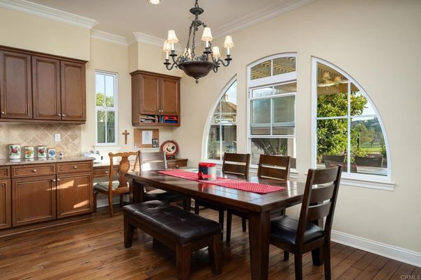 Chandelier, Dining room, Interior, Recessed Lighting, Wood Texture Flooring