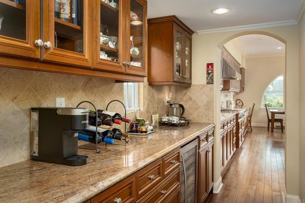 Dining room, Interior, Kitchen, Recessed Lighting, Wood Texture Flooring