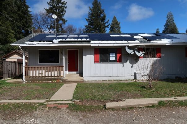 Exterior, Facade, Solar Panels, Ranch