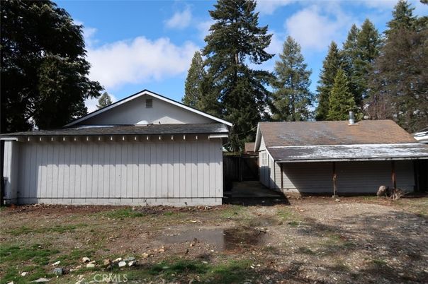 Backyard, Detached Garage, Exterior