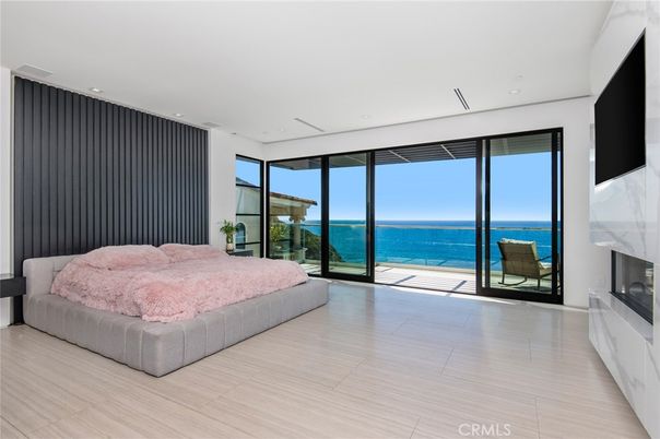 Bedroom, Fireplace, Interior, Recessed Lighting, Water