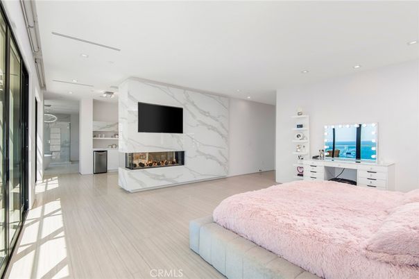 Bedroom, Fireplace, Interior, Marble Walls, Recessed Lighting, Water