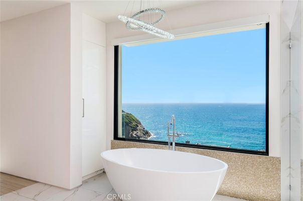 Bathroom, Free Standing Baths, Interior, Marble, Pendant Lights, Water