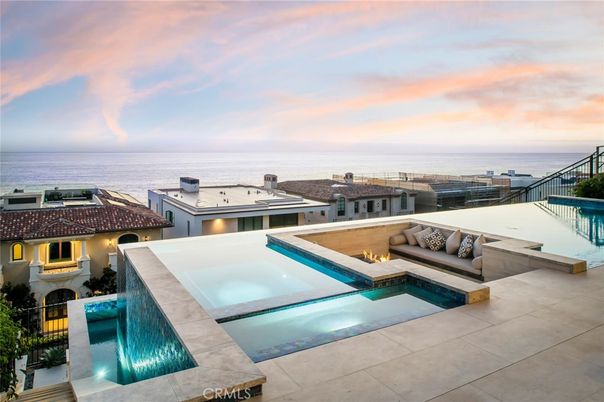 Exterior, Pool, Water