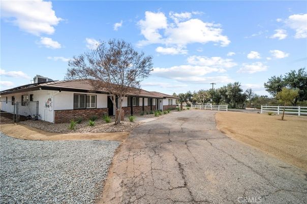 Backyard, Exterior, Facade, Ranch