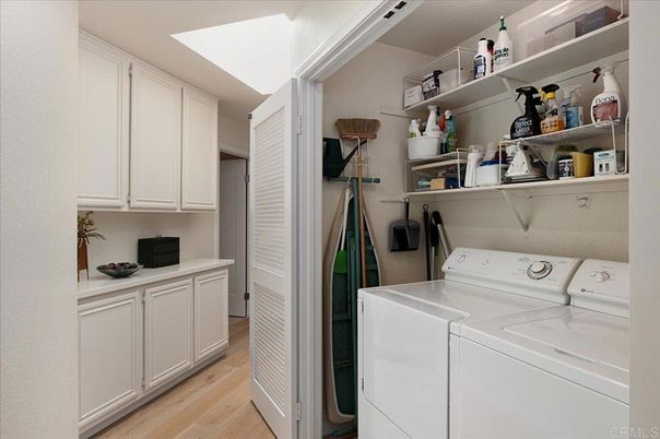 Interior, Utility Closets, Washer, Wood Texture Flooring