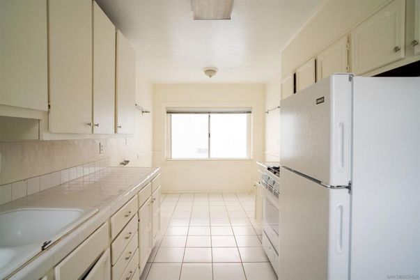 Interior, Kitchen, Tile Countertops
