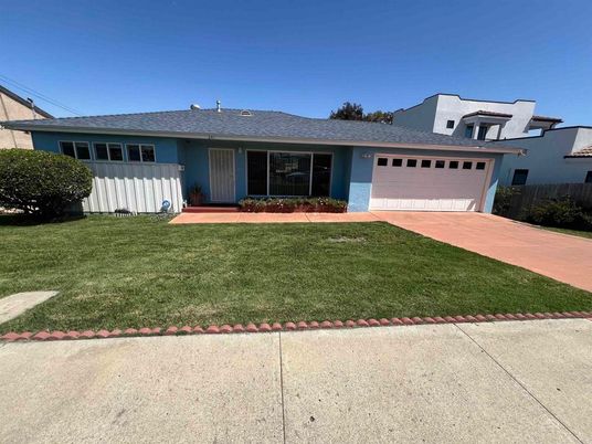 Attached, Exterior, Facade, Ranch