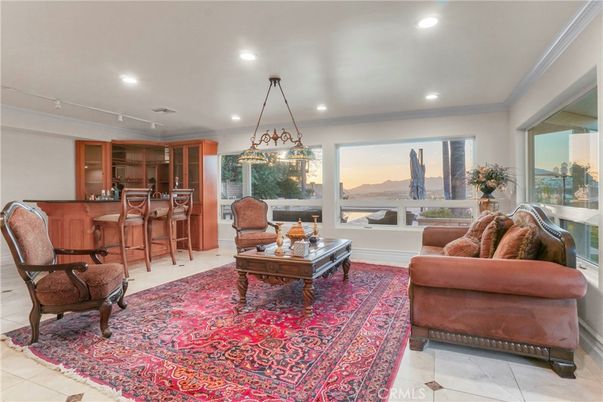 Interior, Living room, Pendant Lights, Recessed Lighting