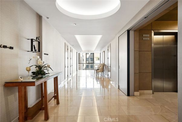 Elevator, Interior
