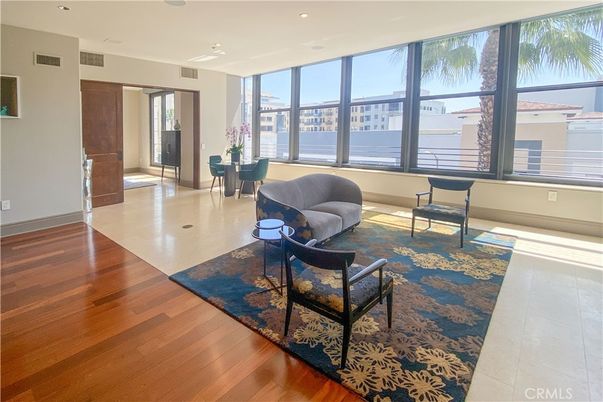 Interior, Living room, Recessed Lighting, Water, Wood Texture Flooring